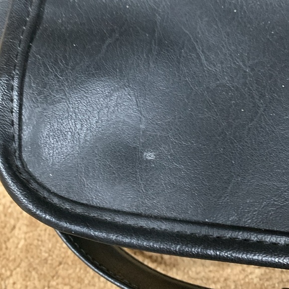 Bugatti Expandable Executive Carrying Case w/ handles/adjustable shoulder strap - Picture 14 of 17